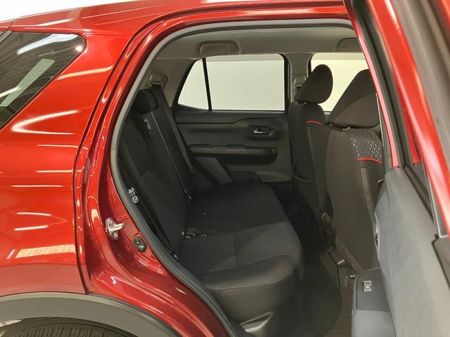 ロッキー Ｘ　ＨＥＶ　９型ディスプレイオーディオ　ドラレコ　車検整備付　衝突被害軽減ブレーキ　コーナーセンサー　９型ディスプレイオーディオ　フルセグ　バックカメラ　Ｂｌｕｅｔｏｏｔｈ　ＵＳＢ　ＴＶコントロール　電動パーキング　ＬＥＤ　前後ドラレコ（34枚目）