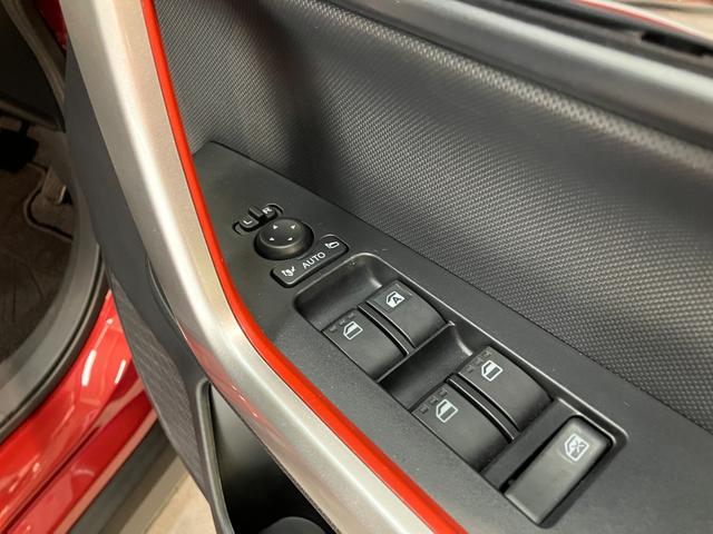 ロッキー Ｘ　ＨＥＶ　９型ディスプレイオーディオ　ドラレコ　車検整備付　衝突被害軽減ブレーキ　コーナーセンサー　９型ディスプレイオーディオ　フルセグ　バックカメラ　Ｂｌｕｅｔｏｏｔｈ　ＵＳＢ　ＴＶコントロール　電動パーキング　ＬＥＤ　前後ドラレコ（40枚目）