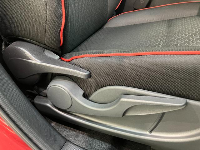 ロッキー Ｘ　ＨＥＶ　９型ディスプレイオーディオ　ドラレコ　車検整備付　衝突被害軽減ブレーキ　コーナーセンサー　９型ディスプレイオーディオ　フルセグ　バックカメラ　Ｂｌｕｅｔｏｏｔｈ　ＵＳＢ　ＴＶコントロール　電動パーキング　ＬＥＤ　前後ドラレコ（41枚目）