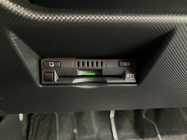 ロッキー Ｘ　ＨＥＶ　９型ディスプレイオーディオ　ドラレコ　車検整備付　衝突被害軽減ブレーキ　コーナーセンサー　９型ディスプレイオーディオ　フルセグ　バックカメラ　Ｂｌｕｅｔｏｏｔｈ　ＵＳＢ　ＴＶコントロール　電動パーキング　ＬＥＤ　前後ドラレコ（61枚目）