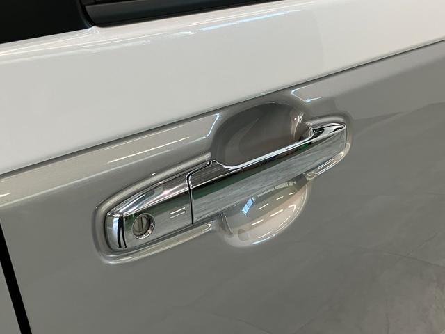 ムーヴキャンバス ストライプスＧターボ　９型ディスプレイオーディオ　クルコン　衝突被害軽減ブレーキ　コーナーセンサー　９型ディスプレイオーディオ　フルセグ　Ｂｌｕｅｔｏｏｔｈ　ＵＳＢ　バックカメラ　両側電動スライドドア　シートヒーター　電動パーキングブレーキ　レーダークルコン（32枚目）