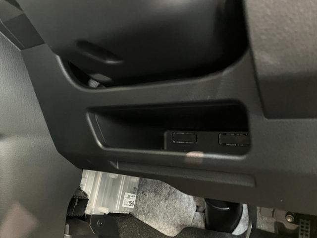 ムーヴキャンバス ストライプスＧターボ　９型ディスプレイオーディオ　クルコン　衝突被害軽減ブレーキ　コーナーセンサー　９型ディスプレイオーディオ　フルセグ　Ｂｌｕｅｔｏｏｔｈ　ＵＳＢ　バックカメラ　両側電動スライドドア　シートヒーター　電動パーキングブレーキ　レーダークルコン（63枚目）