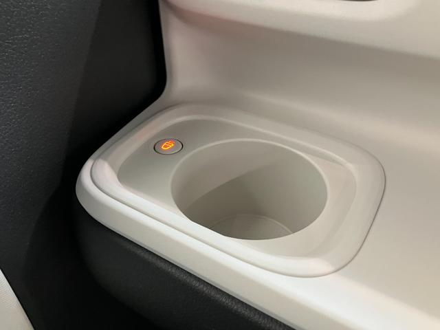 ムーヴキャンバス ストライプスＧターボ　９型ディスプレイオーディオ　クルコン　衝突被害軽減ブレーキ　コーナーセンサー　９型ディスプレイオーディオ　フルセグ　Ｂｌｕｅｔｏｏｔｈ　ＵＳＢ　バックカメラ　両側電動スライドドア　シートヒーター　電動パーキングブレーキ　レーダークルコン（64枚目）