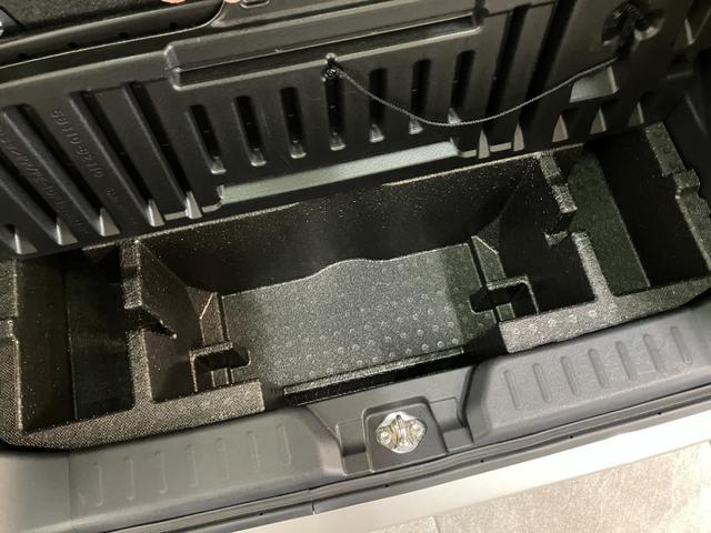 ムーヴキャンバス ストライプスＧターボ　９型ディスプレイオーディオ　クルコン　衝突被害軽減ブレーキ　コーナーセンサー　９型ディスプレイオーディオ　フルセグ　Ｂｌｕｅｔｏｏｔｈ　ＵＳＢ　バックカメラ　両側電動スライドドア　シートヒーター　電動パーキングブレーキ　レーダークルコン（68枚目）