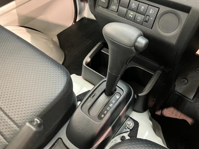 ハイゼットトラック スタンダード 4WD CVT車 CDステレオ 衝突被害軽減ブレーキ コーナーセンサー パートタイム4WD CDステレオ マニュアルエアコン マニュアルレベリング オートライト(16枚目)