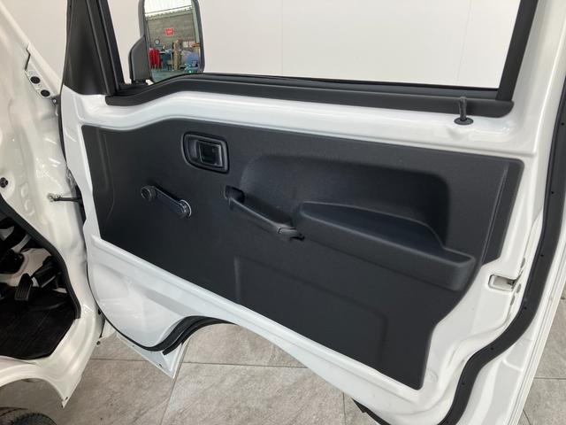 ハイゼットトラック スタンダード 4WD CVT車 CDステレオ 衝突被害軽減ブレーキ コーナーセンサー パートタイム4WD CDステレオ マニュアルエアコン マニュアルレベリング オートライト(27枚目)