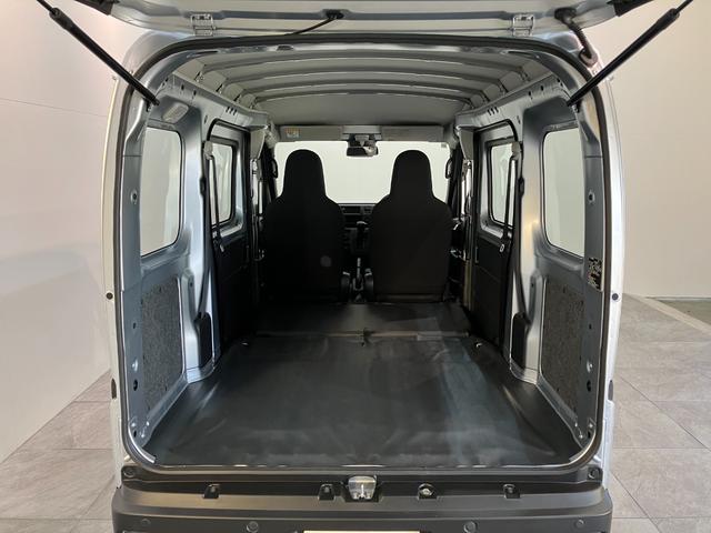 ハイゼットカーゴ スペシャルクリーン　４ＷＤ　ＣＶＴ車　コーナーセンサー　衝突被害軽減ブレーキ　スマアシ　コーナーセンサー　前席パワーウインドウ　ＡＭ／ＦＭステレオ　両側スライドドア　パートタイム４ＷＤ　オートライト　マニュアルレベリング（41枚目）