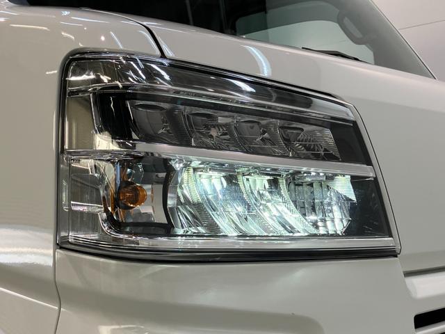 ハイゼットカーゴ ＤＸ　４ＷＤ　フルセグナビ　ドラレコ　ＥＴＣ　キーレス　衝突被害軽減ブレーキ　スマアシ　コーナーセンサー　キーレス　前席パワーウインドウ　フルセグナビ　ドラレコ　ＥＴＣ　ＤＶＤ再生　Ｂｌｕｅｔｏｏｔｈ　ＵＳＢ　ＬＥＤ　オートライト　パートタイム４ＷＤ（11枚目）