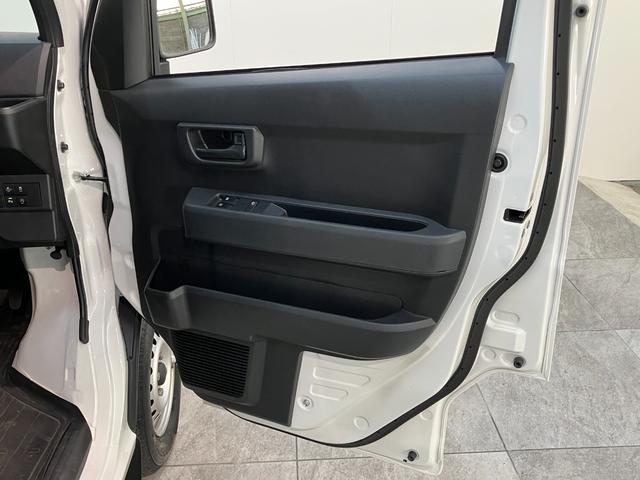 ハイゼットカーゴ ＤＸ　４ＷＤ　フルセグナビ　ドラレコ　ＥＴＣ　キーレス　衝突被害軽減ブレーキ　スマアシ　コーナーセンサー　キーレス　前席パワーウインドウ　フルセグナビ　ドラレコ　ＥＴＣ　ＤＶＤ再生　Ｂｌｕｅｔｏｏｔｈ　ＵＳＢ　ＬＥＤ　オートライト　パートタイム４ＷＤ（28枚目）