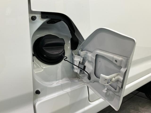 ハイゼットカーゴ ＤＸ　４ＷＤ　フルセグナビ　ドラレコ　ＥＴＣ　キーレス　衝突被害軽減ブレーキ　スマアシ　コーナーセンサー　キーレス　前席パワーウインドウ　フルセグナビ　ドラレコ　ＥＴＣ　ＤＶＤ再生　Ｂｌｕｅｔｏｏｔｈ　ＵＳＢ　ＬＥＤ　オートライト　パートタイム４ＷＤ（29枚目）