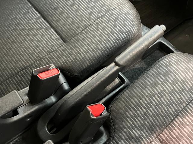 ハイゼットカーゴ ＤＸ　４ＷＤ　フルセグナビ　ドラレコ　ＥＴＣ　キーレス　衝突被害軽減ブレーキ　スマアシ　コーナーセンサー　キーレス　前席パワーウインドウ　フルセグナビ　ドラレコ　ＥＴＣ　ＤＶＤ再生　Ｂｌｕｅｔｏｏｔｈ　ＵＳＢ　ＬＥＤ　オートライト　パートタイム４ＷＤ（46枚目）