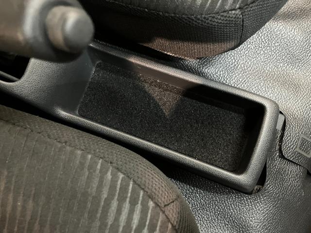 ハイゼットカーゴ ＤＸ　４ＷＤ　フルセグナビ　ドラレコ　ＥＴＣ　キーレス　衝突被害軽減ブレーキ　スマアシ　コーナーセンサー　キーレス　前席パワーウインドウ　フルセグナビ　ドラレコ　ＥＴＣ　ＤＶＤ再生　Ｂｌｕｅｔｏｏｔｈ　ＵＳＢ　ＬＥＤ　オートライト　パートタイム４ＷＤ（60枚目）