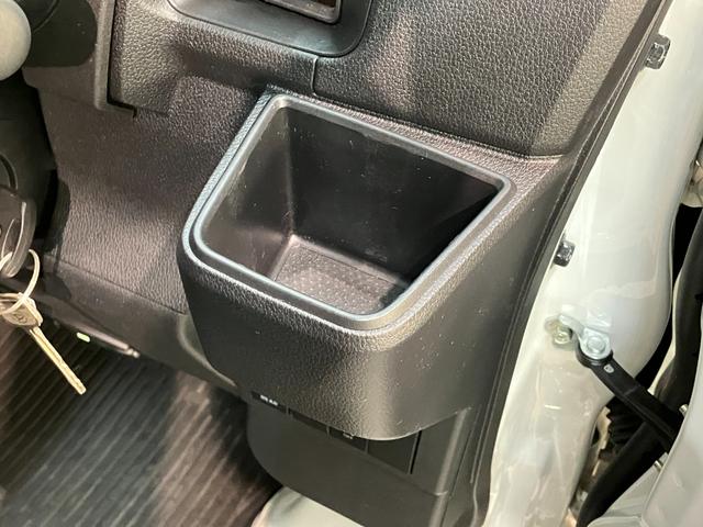 ハイゼットカーゴ ＤＸ　４ＷＤ　フルセグナビ　ドラレコ　ＥＴＣ　キーレス　衝突被害軽減ブレーキ　スマアシ　コーナーセンサー　キーレス　前席パワーウインドウ　フルセグナビ　ドラレコ　ＥＴＣ　ＤＶＤ再生　Ｂｌｕｅｔｏｏｔｈ　ＵＳＢ　ＬＥＤ　オートライト　パートタイム４ＷＤ（64枚目）