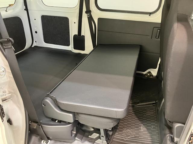 ハイゼットカーゴ ＤＸ　４ＷＤ　ＣＶＴ車　キーレス　前席パワーウインドウ　衝突被害軽減ブレーキ　スマアシ　コーナーセンサー　ＣＤステレオ　ドラレコ　オートライト　キーレス　前席パワーウインドウ　両側スライドドア　パートタイム４ＷＤ（37枚目）
