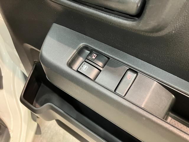 ハイゼットカーゴ ＤＸ　４ＷＤ　ＣＶＴ車　キーレス　前席パワーウインドウ　衝突被害軽減ブレーキ　スマアシ　コーナーセンサー　ＣＤステレオ　ドラレコ　オートライト　キーレス　前席パワーウインドウ　両側スライドドア　パートタイム４ＷＤ（40枚目）