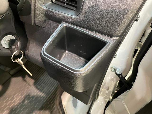 ハイゼットカーゴ ＤＸ　４ＷＤ　ＣＶＴ車　キーレス　前席パワーウインドウ　衝突被害軽減ブレーキ　スマアシ　コーナーセンサー　ＣＤステレオ　ドラレコ　オートライト　キーレス　前席パワーウインドウ　両側スライドドア　パートタイム４ＷＤ（57枚目）