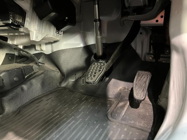 ハイゼットカーゴ ＤＸ　４ＷＤ　ＣＶＴ車　キーレス　前席パワーウインドウ　衝突被害軽減ブレーキ　スマアシ　コーナーセンサー　ＣＤステレオ　ドラレコ　オートライト　キーレス　前席パワーウインドウ　両側スライドドア　パートタイム４ＷＤ（61枚目）
