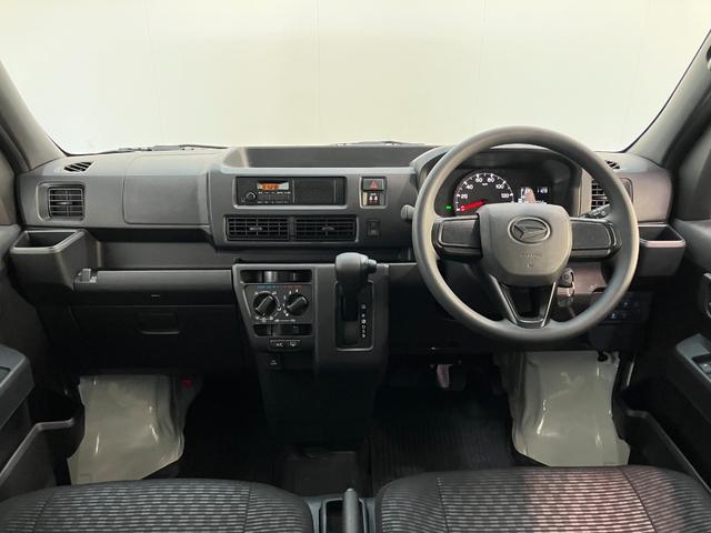 ハイゼットカーゴ ＤＸ　４ＷＤ　コーナーセンサー　ドラレコ　キーレス　衝突被害軽減ブレーキ　スマアシ　コーナーセンサー　キーレス　前席パワーウインドウ　ＡＭ／ＦＭステレオ　ドラレコ　両側スライドドア　オートライト　マニュアルレベリング　パートタイム４ＷＤ（2枚目）