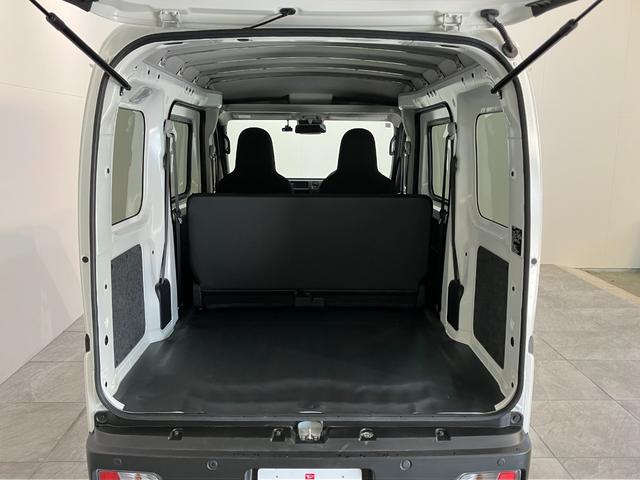 ハイゼットカーゴ ＤＸ　４ＷＤ　コーナーセンサー　ドラレコ　キーレス　衝突被害軽減ブレーキ　スマアシ　コーナーセンサー　キーレス　前席パワーウインドウ　ＡＭ／ＦＭステレオ　ドラレコ　両側スライドドア　オートライト　マニュアルレベリング　パートタイム４ＷＤ（7枚目）