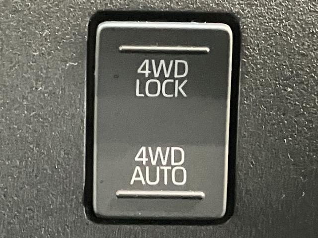 ハイゼットカーゴ ＤＸ　４ＷＤ　コーナーセンサー　ドラレコ　キーレス　衝突被害軽減ブレーキ　スマアシ　コーナーセンサー　キーレス　前席パワーウインドウ　ＡＭ／ＦＭステレオ　ドラレコ　両側スライドドア　オートライト　マニュアルレベリング　パートタイム４ＷＤ（16枚目）