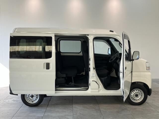 ハイゼットカーゴ ＤＸ　４ＷＤ　コーナーセンサー　ドラレコ　キーレス　衝突被害軽減ブレーキ　スマアシ　コーナーセンサー　キーレス　前席パワーウインドウ　ＡＭ／ＦＭステレオ　ドラレコ　両側スライドドア　オートライト　マニュアルレベリング　パートタイム４ＷＤ（25枚目）