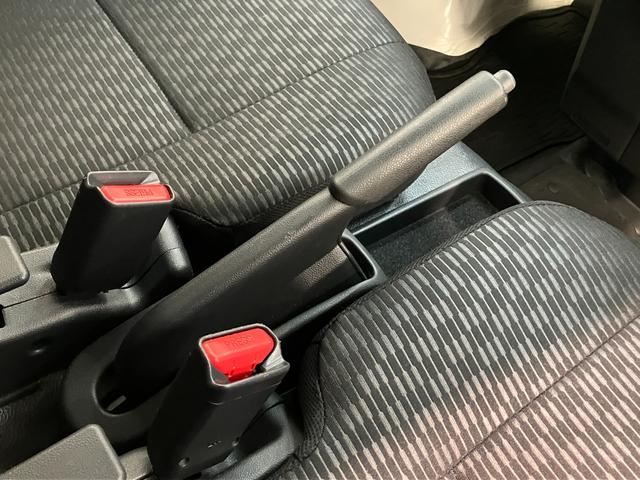 ハイゼットカーゴ ＤＸ　４ＷＤ　コーナーセンサー　ドラレコ　キーレス　衝突被害軽減ブレーキ　スマアシ　コーナーセンサー　キーレス　前席パワーウインドウ　ＡＭ／ＦＭステレオ　ドラレコ　両側スライドドア　オートライト　マニュアルレベリング　パートタイム４ＷＤ（44枚目）