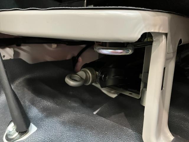 ハイゼットカーゴ ＤＸ　４ＷＤ　ＣＶＴ車　フルセグナビ　ドラレコ　車検整備付　衝突被害軽減ブレーキ　スマアシ　コーナーセンサー　キーレス　前席パワーウインドウ　フルセグナビ　ドラレコ　ＥＴＣ　ＤＶＤ再生　Ｂｌｕｅｔｏｏｔｈ　ＬＥＤ　オートライト　パートタイム４ＷＤ（52枚目）