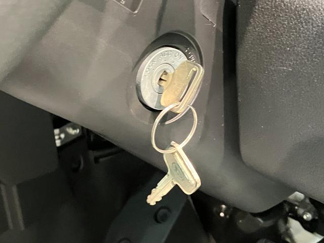 ハイゼットトラック スタンダード 4WD コーナーセンサー 届出済未使用車 衝突被害軽減ブレーキ コーナーセンサー パートタイム4WD AM/FMラジオ マニュアルエアコン マニュアルレベリング オートライト(17枚目)