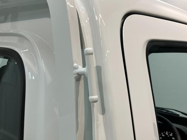 ハイゼットトラック スタンダード 4WD コーナーセンサー 届出済未使用車 衝突被害軽減ブレーキ コーナーセンサー パートタイム4WD AM/FMラジオ マニュアルエアコン マニュアルレベリング オートライト(32枚目)