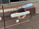 品質へのこだわり!フロアマットやシートなど車内をキレイに清掃し、ニオイや汚れなどを徹底的にクリーニングしてもらっております。室内はピカピカです☆