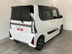 お客様にぴったりなおクルマをお選びいただけますように様々な展示車をご用意致しております！ダイハツの軽自動車だけではなく、他メーカー車やコンパクトカー・ミニバンなども数多く取り揃えております！ 3