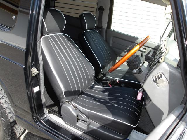 ジムニー ランドベンチャー　最終型　リビルトエンジン搭載　全塗装済み　リフトアップ　新品ＴＯＹＯ製Ｒ／Ｔタイヤ　新品シートカバー　社外前後バンパー　タンクガード　アルミホイール　フロントグリル　純正ＡＢＳ　ナルディーステアリング（10枚目）