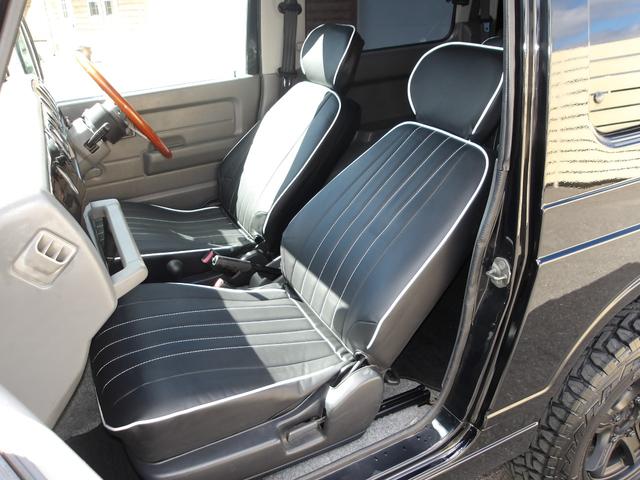 ジムニー ランドベンチャー　最終型　リビルトエンジン搭載　全塗装済み　リフトアップ　新品ＴＯＹＯ製Ｒ／Ｔタイヤ　新品シートカバー　社外前後バンパー　タンクガード　アルミホイール　フロントグリル　純正ＡＢＳ　ナルディーステアリング（11枚目）