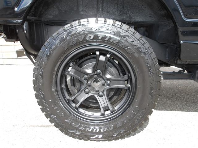 ジムニー ランドベンチャー　最終型　リビルトエンジン搭載　全塗装済み　リフトアップ　新品ＴＯＹＯ製Ｒ／Ｔタイヤ　新品シートカバー　社外前後バンパー　タンクガード　アルミホイール　フロントグリル　純正ＡＢＳ　ナルディーステアリング（21枚目）