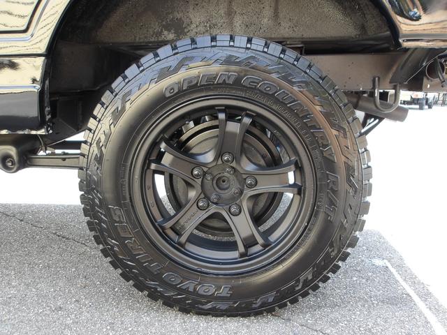 ジムニー ランドベンチャー　最終型　リビルトエンジン搭載　全塗装済み　リフトアップ　新品ＴＯＹＯ製Ｒ／Ｔタイヤ　新品シートカバー　社外前後バンパー　タンクガード　アルミホイール　フロントグリル　純正ＡＢＳ　ナルディーステアリング（22枚目）