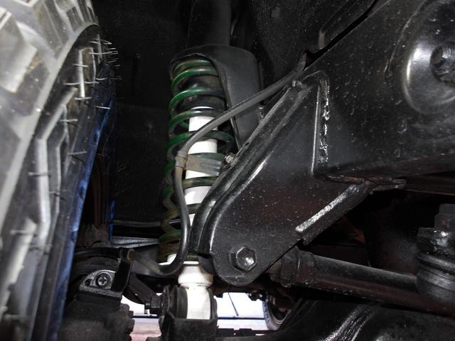 ジムニー ランドベンチャー　最終型　リビルトエンジン搭載　全塗装済み　リフトアップ　新品ＴＯＹＯ製Ｒ／Ｔタイヤ　新品シートカバー　社外前後バンパー　タンクガード　アルミホイール　フロントグリル　純正ＡＢＳ　ナルディーステアリング（38枚目）