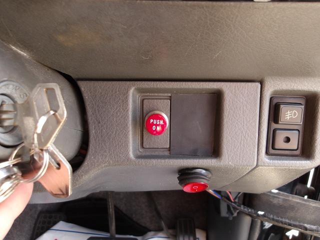 ジムニー ランドベンチャー　最終型　リビルトエンジン搭載　全塗装済み　リフトアップ　新品ＴＯＹＯ製Ｒ／Ｔタイヤ　新品シートカバー　社外前後バンパー　タンクガード　アルミホイール　フロントグリル　純正ＡＢＳ　ナルディーステアリング（51枚目）