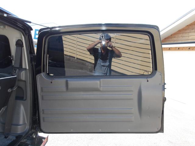 ジムニー ランドベンチャー　最終型　リビルトエンジン搭載　全塗装済み　リフトアップ　新品ＴＯＹＯ製Ｒ／Ｔタイヤ　新品シートカバー　社外前後バンパー　タンクガード　アルミホイール　フロントグリル　純正ＡＢＳ　ナルディーステアリング（65枚目）