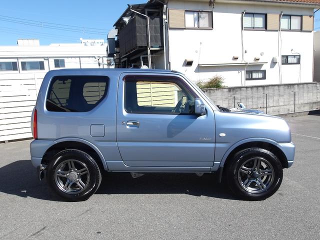 ジムニー クロスアドベンチャー 1オーナー 禁煙車 上面雹害 ターボ 4WD シートヒーター レザー調シート CDデッキ 電格ドアミラー 前後ドラレコ 革巻きステアリング フロアマット ドアバイザー キーレス プライバシーガラス(4枚目)