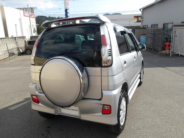 テリオスキッド カスタムＬ　４ＷＤ　ターボ　リアスポイラー　キーレスキー　プライバシーガラス　フロアマット　ドアバイザー　電動（8枚目）