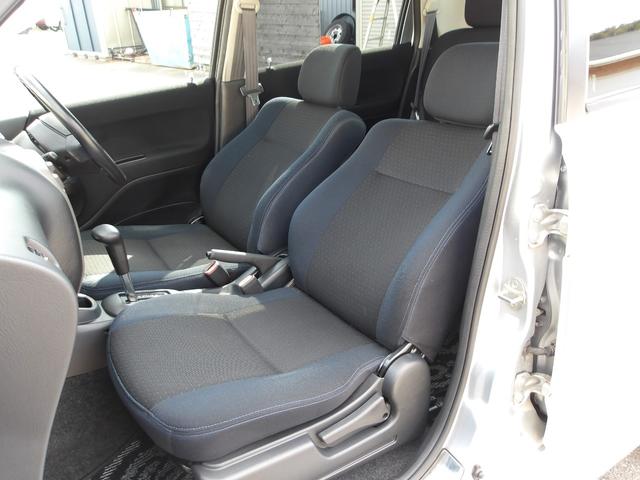 テリオスキッド カスタムＬ　４ＷＤ　ターボ　リアスポイラー　キーレスキー　プライバシーガラス　フロアマット　ドアバイザー　電動（11枚目）