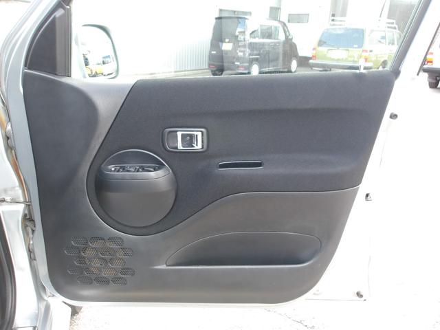 テリオスキッド カスタムＬ　４ＷＤ　ターボ　リアスポイラー　キーレスキー　プライバシーガラス　フロアマット　ドアバイザー　電動（39枚目）