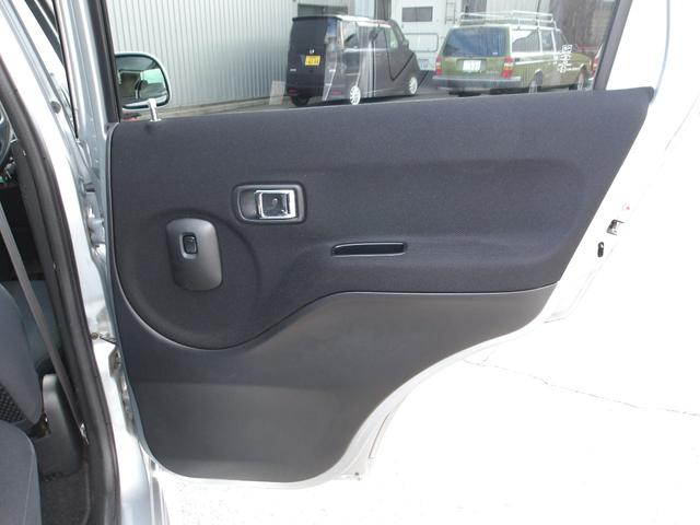 テリオスキッド カスタムＬ　４ＷＤ　ターボ　リアスポイラー　キーレスキー　プライバシーガラス　フロアマット　ドアバイザー　電動（40枚目）