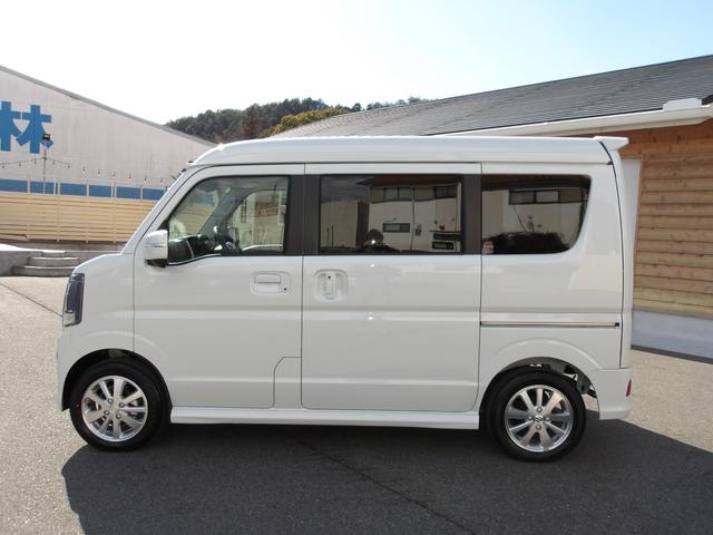 エブリイワゴン PZターボ ハイルーフ 4WD 現行型 届出済未使用車 電動スライドドア LEDヘッドライト スマートキー2本 USBポート 革巻きステアリング(5枚目)