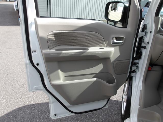 エブリイワゴン PZターボ ハイルーフ 4WD 現行型 届出済未使用車 電動スライドドア LEDヘッドライト スマートキー2本 USBポート 革巻きステアリング(42枚目)