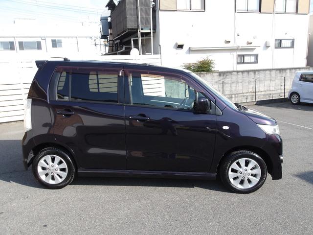 ワゴンＲスティングレー Ｘ　ＨＩＤヘッドライト　電動格納ドアミラー　スマートキー２本　ＥＴＣ　ＡＡＣ　ＣＶＴ　フロアマット　ドアバイザー　リアスポイラー（4枚目）