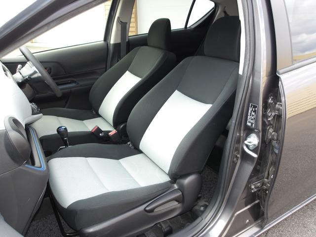 アクア Ｓ　フルセグナビ　バックカメラ　ＥＴＣ　１オーナー　禁煙車　ＬＥＤヘッドライト　スマートキー２本　ＡＡＣ　ＣＶＴ　ウィンカー付き電動格納ドアミラー　フロアマット　ドアバイザー（11枚目）