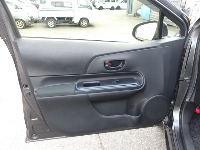 アクア Ｓ　フルセグナビ　バックカメラ　ＥＴＣ　１オーナー　禁煙車　ＬＥＤヘッドライト　スマートキー２本　ＡＡＣ　ＣＶＴ　ウィンカー付き電動格納ドアミラー　フロアマット　ドアバイザー（43枚目）