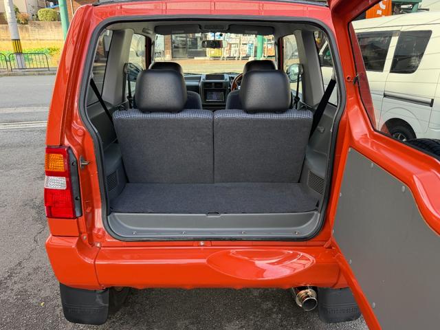 パジェロミニ Ｖ　凹みあり車両　売切御免　タイミングベルト交換　５ＭＴ　４ＷＤ　ナブゲーション　リフトアップ　社外アルミ　ターボタイマー　過給機メーター　キーレス　ＥＴＣ　オリジナル塗装（16枚目）