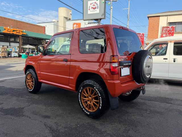パジェロミニ Ｖ　凹みあり車両　売切御免　タイミングベルト交換　５ＭＴ　４ＷＤ　ナブゲーション　リフトアップ　社外アルミ　ターボタイマー　過給機メーター　キーレス　ＥＴＣ　オリジナル塗装（36枚目）